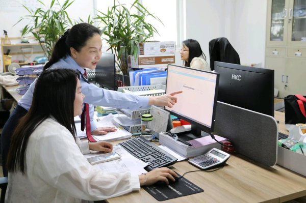粤友钱配资 同比增长20.63万户 2024年四川诚信纳税企业数达253.9万户